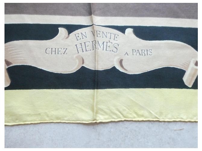 Hermès Pañuelo de Seda "En Vente Chez Hermès à Paris" 1942 Castaño Negro Rosa Blanco Beige Gris - vista 2