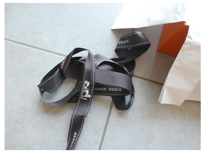 Scatola Arancione e Nastro Hermès Paris per Mini Kelly 2 Marrone Bianco - vista 3