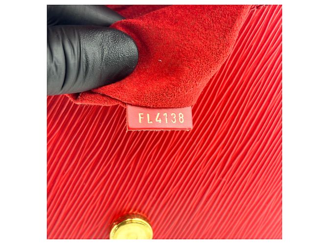 Louis Vuitton Locky Epi Leather BB Vermelho - vista 7