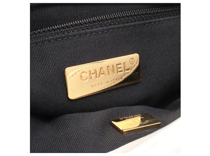 Borsa a Spalla Matelassé Chanel 19 Dixneuf Bianco - vista 4