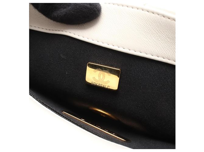 Borsa a Spalla Matelassé Chanel 19 Dixneuf Bianco - vista 5
