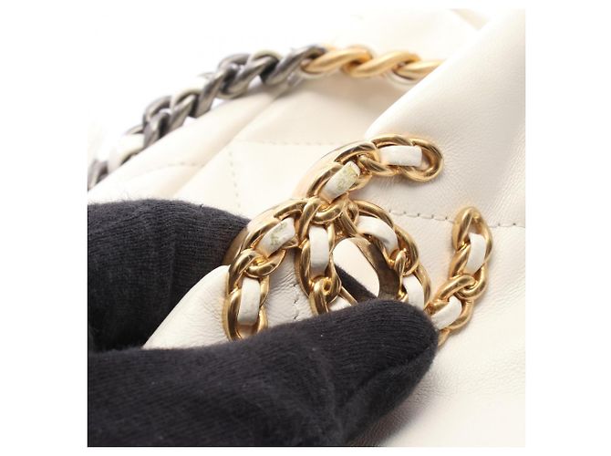 Borsa a Spalla Matelassé Chanel 19 Dixneuf Bianco - vista 7