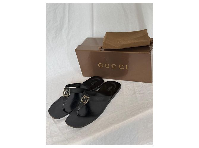 Infradito in tessuto nero Gucci con logo GG intrecciato - vista 2