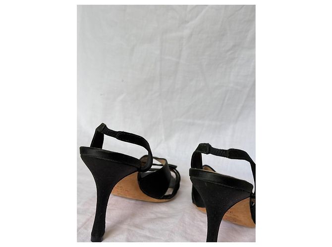 Décolleté Slingback in raso nero Manolo Blahnik - vista 10