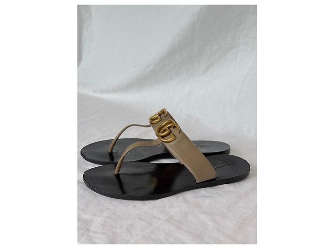 Sandali thong Gucci Double GG Marmont Beige Nero D'oro - vista 2