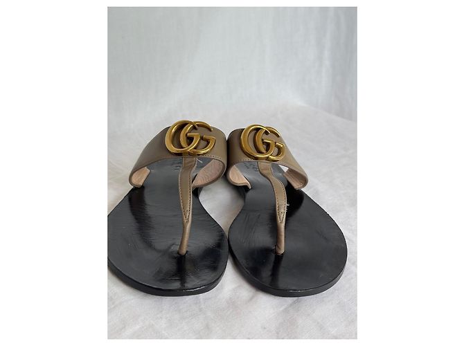 Sandali thong Gucci Double GG Marmont Beige Nero D'oro - vista 4
