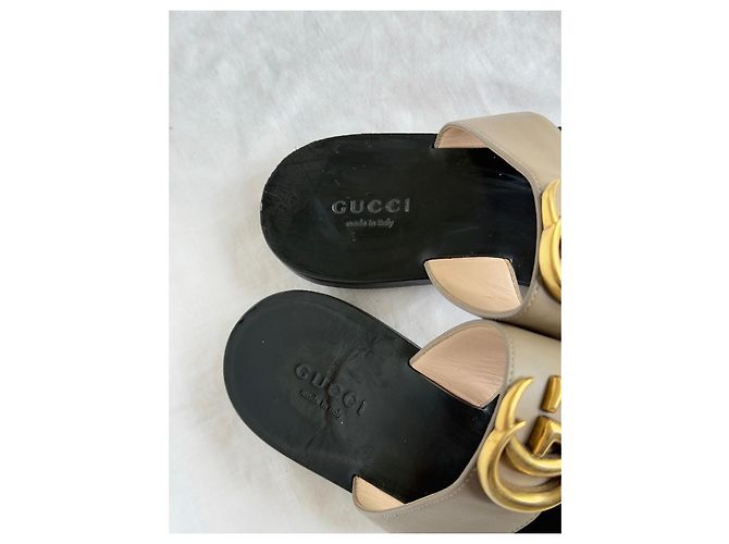 Sandali thong Gucci Double GG Marmont Beige Nero D'oro - vista 5