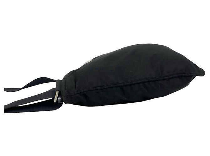 Sac à épaule en nylon Prada avec plaque logo triangle Noir - vue 5