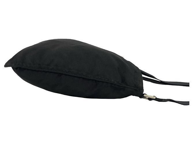 Sac à épaule en nylon Prada avec plaque logo triangle Noir - vue 6