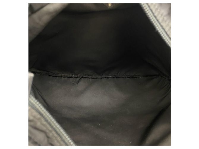 Sac à épaule en nylon Prada avec plaque logo triangle Noir - vue 9
