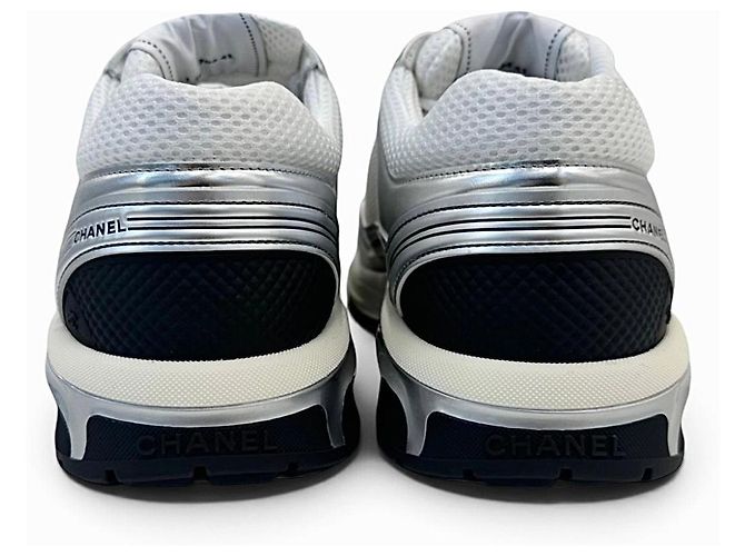 Baskets Chanel Argent et Blanc Argenté - vue 11