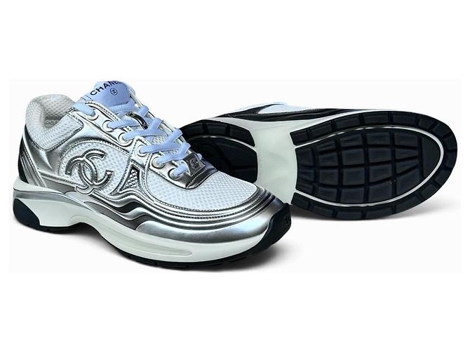 Baskets Chanel Argent et Blanc Argenté - vue 18