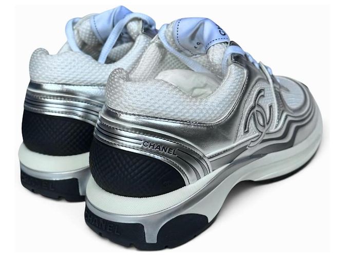 Baskets Chanel Argent et Blanc Argenté - vue 5