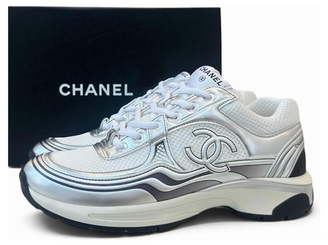 Baskets Chanel Argent et Blanc Argenté - vue 9