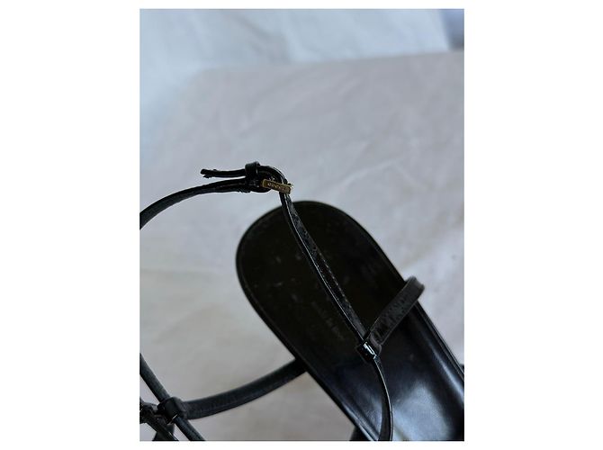 Gucci Sandalen aus schwarzem Lackleder mit GG-Interlocking Golden - Ansicht 8