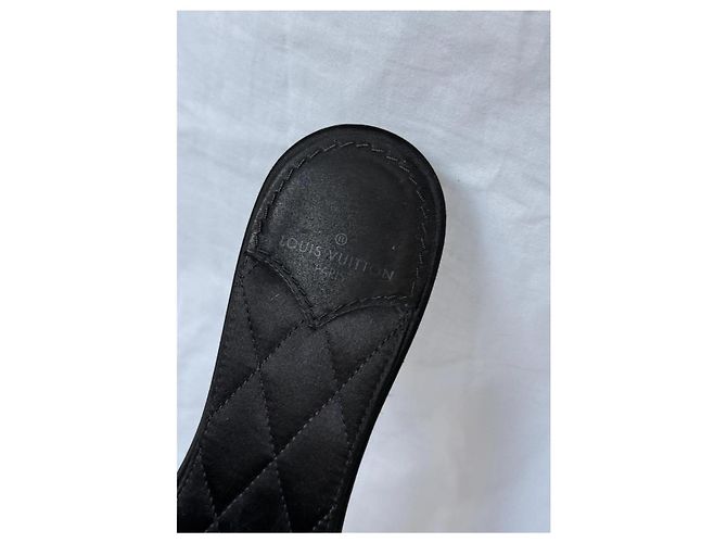 Louis Vuitton Marabou Crystal LV Feathers Marilyn Mule Slip On Sandals Nero - vista 6