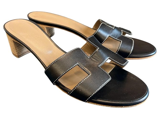 Hermès Sandali con tacco Hermes in pelle nera - vista 3