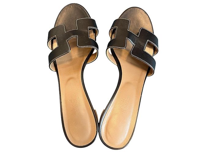 Hermès Sandali con tacco Hermes in pelle nera - vista 5
