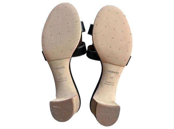 Hermès Sandali con tacco Hermes in pelle nera - vista 6