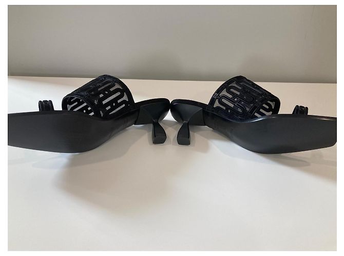 Eleganter Hermès Joia 55 Sandale Schwarz - Ansicht 10