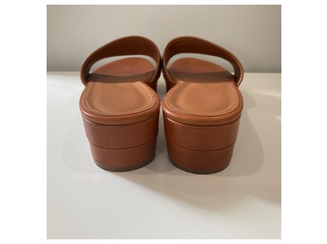 Salvatore Ferragamo Sandali Ferragamo con ornamento Gancini pelle marrone - vista 5
