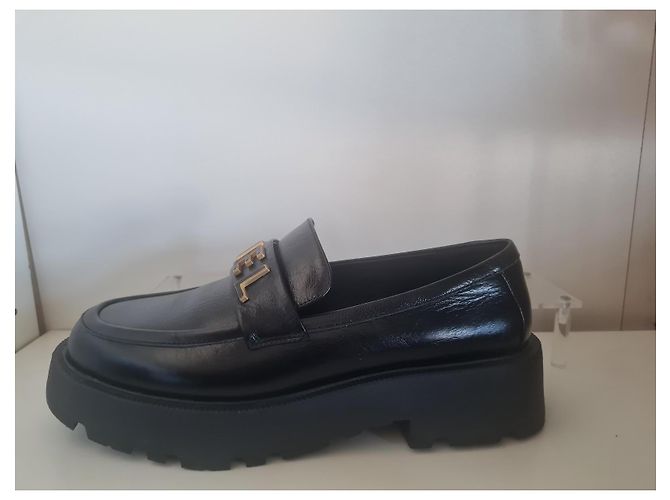 Chanel Loafer aus schwarzem Lackleder mit Profilsohle - Ansicht 9