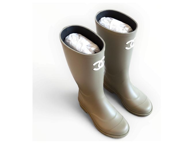 Chanel CC Rubber Rain Boots Beige - view 7