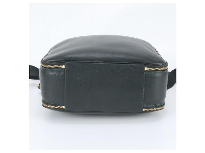 Borsa a tracolla Louis Vuitton Taiga Tura in pelle - vista 6