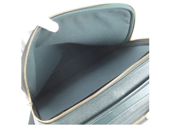 Borsa a tracolla Louis Vuitton Taiga Tura in pelle - vista 9