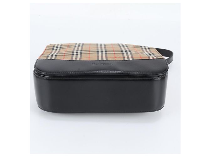 Bolsa de Ombro Burberry Nova Check em Lona e Couro Preto Bege - vista 5