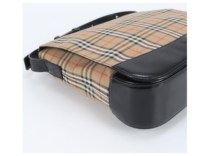 Bolsa de Ombro Burberry Nova Check em Lona e Couro Preto Bege - vista 6