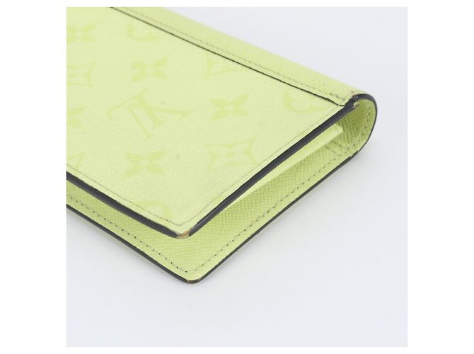 Louis Vuitton RFID-Protected Taigarama Portefeuille Brazza Long Wallet - vista 3