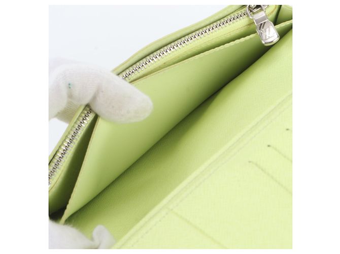 Louis Vuitton RFID-Protected Taigarama Portefeuille Brazza Long Wallet - vista 9