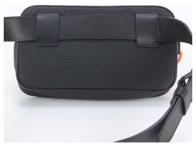 Pochette Volga Louis Vuitton en cuir Taurillon Monogram Noir - vue 3