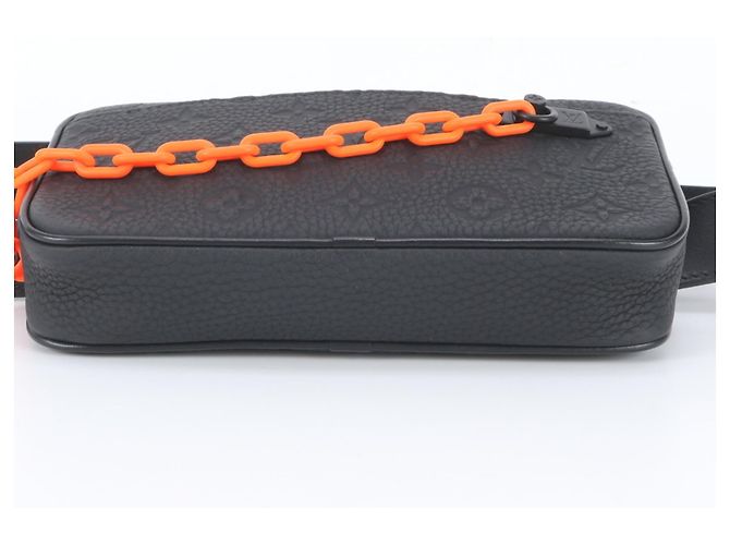 Pochette Volga Louis Vuitton en cuir Taurillon Monogram Noir - vue 7
