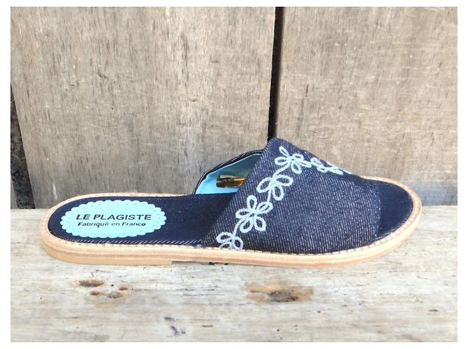 Autre Marque Mules Le Plagiste in denim blu ricamate fiori - vista 3