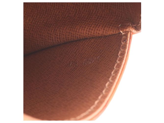 Bolsa de Ombro Louis Vuitton Epi Mini Saint Cloud Marrom - vista 10