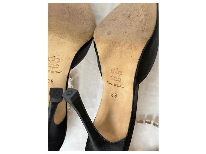 Décolleté Slingback Manolo Blahnik in raso nero con cristalli - vista 11