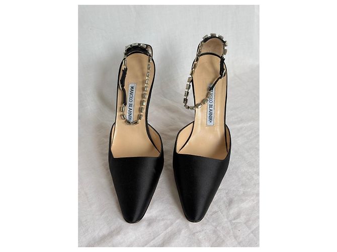 Décolleté Slingback Manolo Blahnik in raso nero con cristalli - vista 6