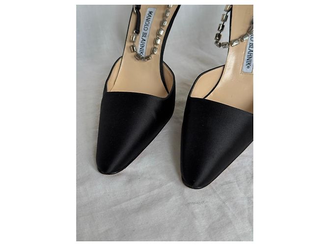 Décolleté Slingback Manolo Blahnik in raso nero con cristalli - vista 7