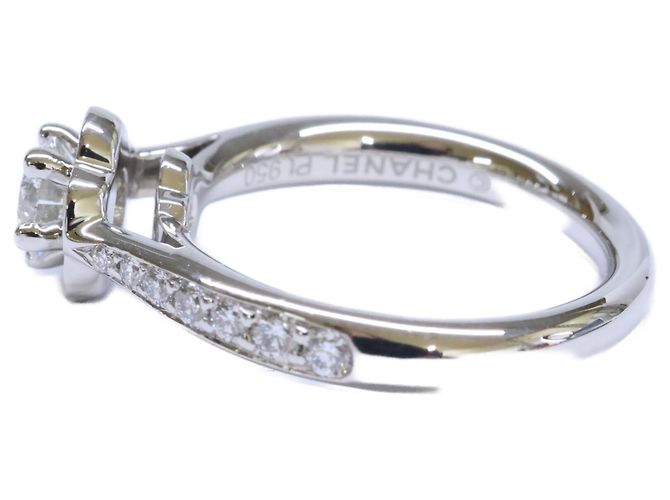 Anillo Half Eternity Camelia Chanel Platinum 950 - vista 2