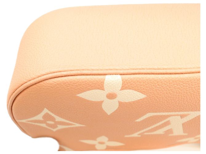 Borsa a tracolla Louis Vuitton Bicolor Empreinte Rose Trianon Bagatelle NM Rosa - vista 9