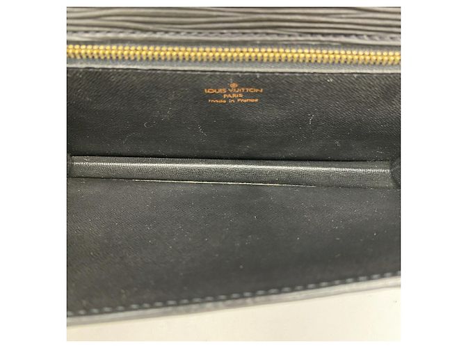 Pochette Louis Vuitton en cuir Epi Noir - vue 4