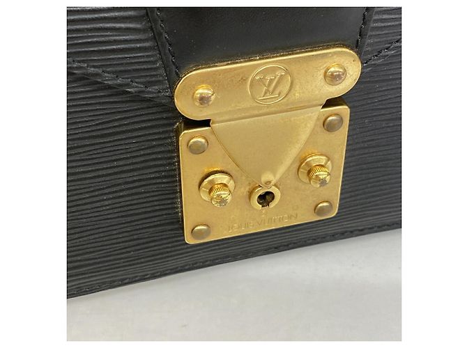 Pochette Louis Vuitton en cuir Epi Noir - vue 8