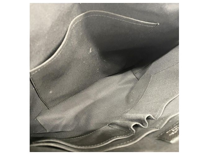 Borsa Tote Louis Vuitton Taiga Grigori Grigio - vista 4