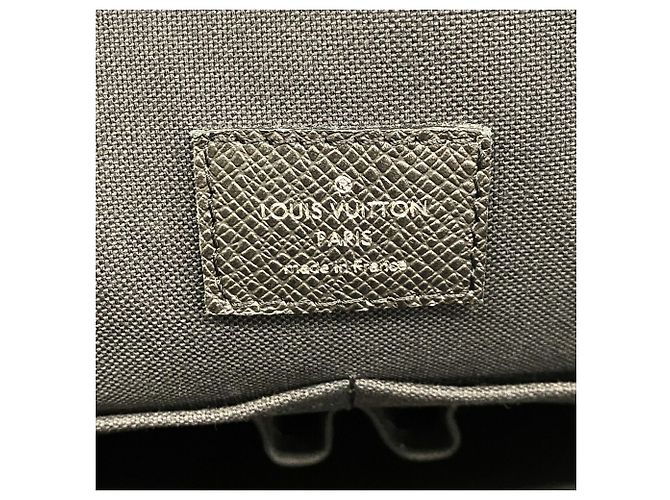 Borsa Tote Louis Vuitton Taiga Grigori Grigio - vista 5