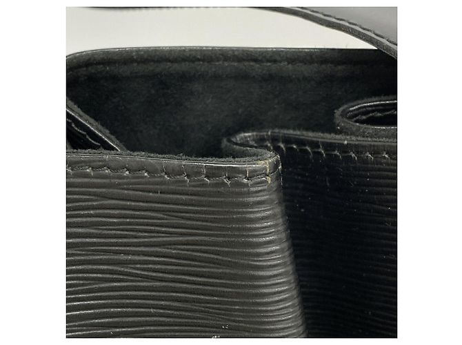 Louis Vuitton Epi Sac Depaule PM Shoulder Bag Nero - vista 11