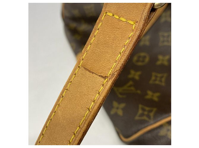Louis Vuitton Boston Monogram Keepall Bandoulière 60 Marrom - vista 13