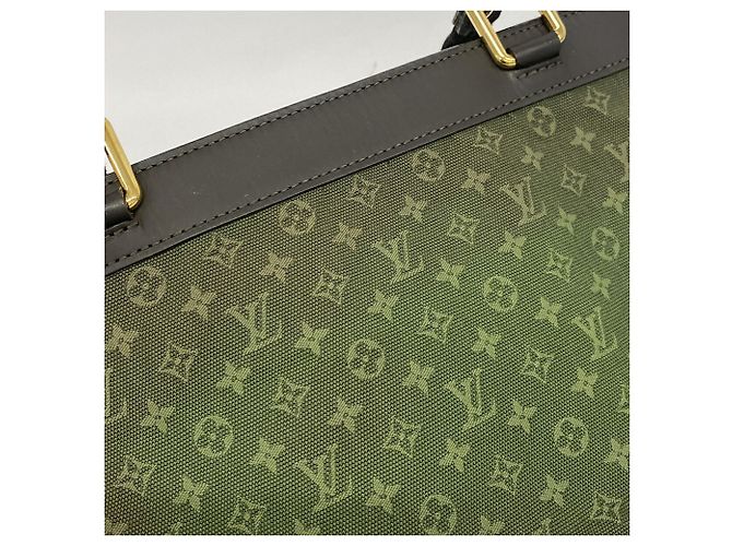 Sac à main Louis Vuitton Monogram Mini Lucille PM Kaki - vue 9