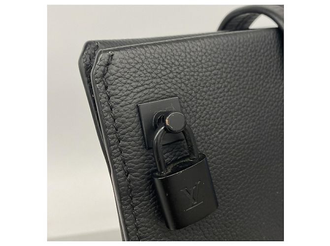 Borsa Tote Louis Vuitton LV Aerogram Takeoff Nero - vista 8